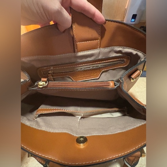 London Fog Brown 4 Compartment Handbag - Picture 8 of 16